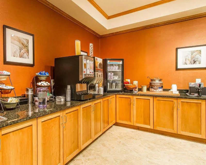 Mainstay Suites Stanley Exteriör bild